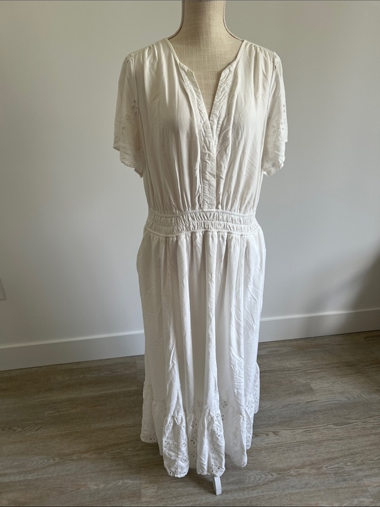 torrid Dresses & Skirts - Romantic Torrid Size 1 White Long Dress